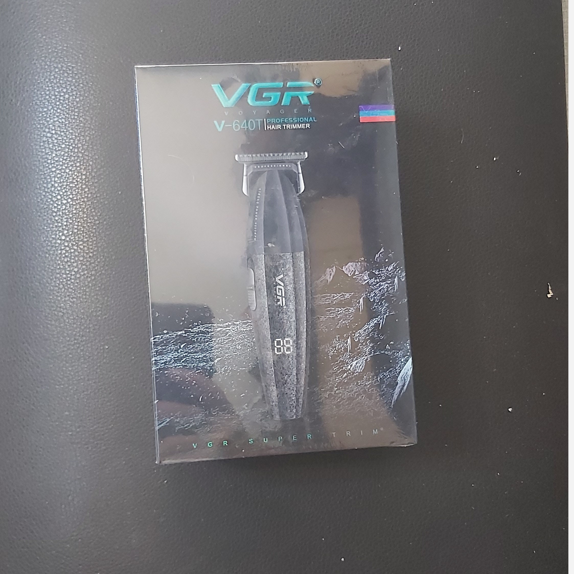 خط زن و ماشین اصلاح وی جی آر مدل V-640T اصلاح صورت و سر