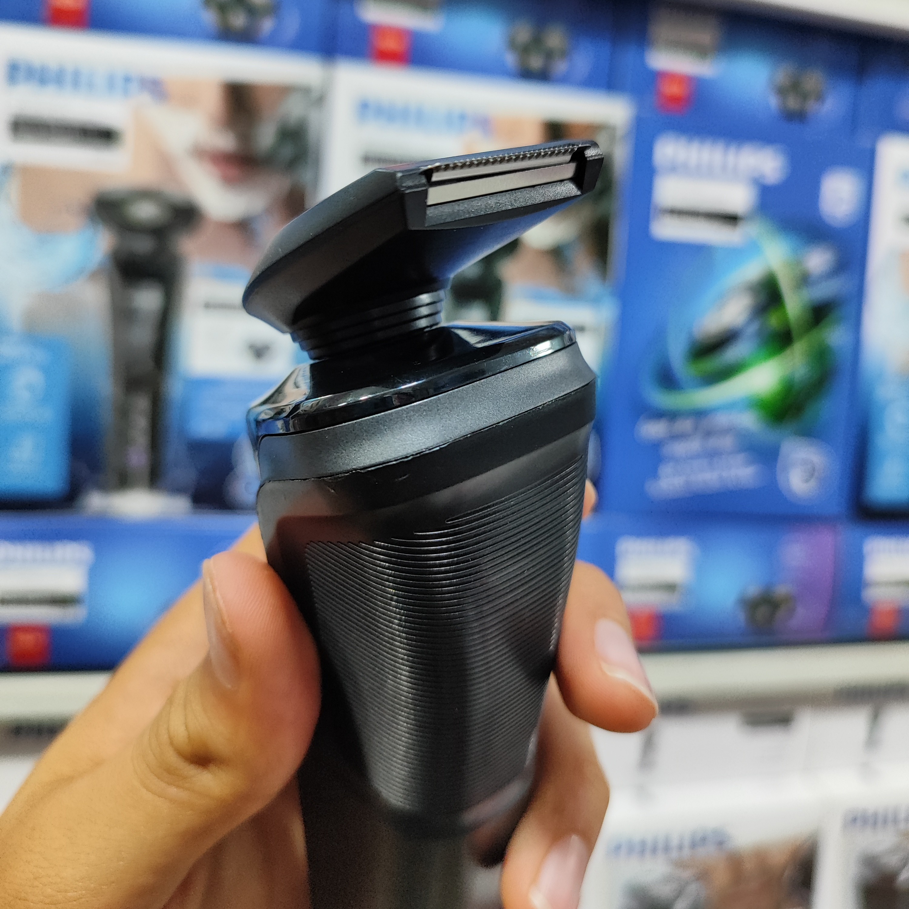ریش تراش حرفه ای فلیپس PHILIPS 921 اصل و اورجینال شرکتی ضداب و زیر دوشی تیغ لیزری و تیز شونده باتری لیتیومی