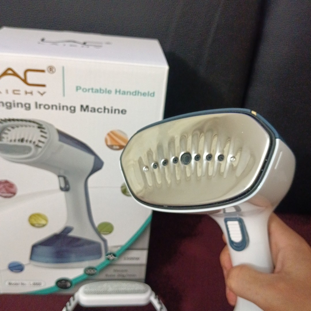 اتو بخارگر دستی 1500 وات لایچی مدل LAICHY L-8908