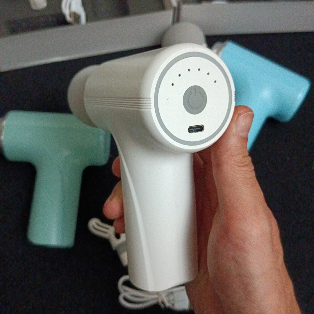 مینی ماساژور تفنگی MINI MASSAGE GUN مدل MG-203 - فروشگاه قشمی شاپ Qeshmishop