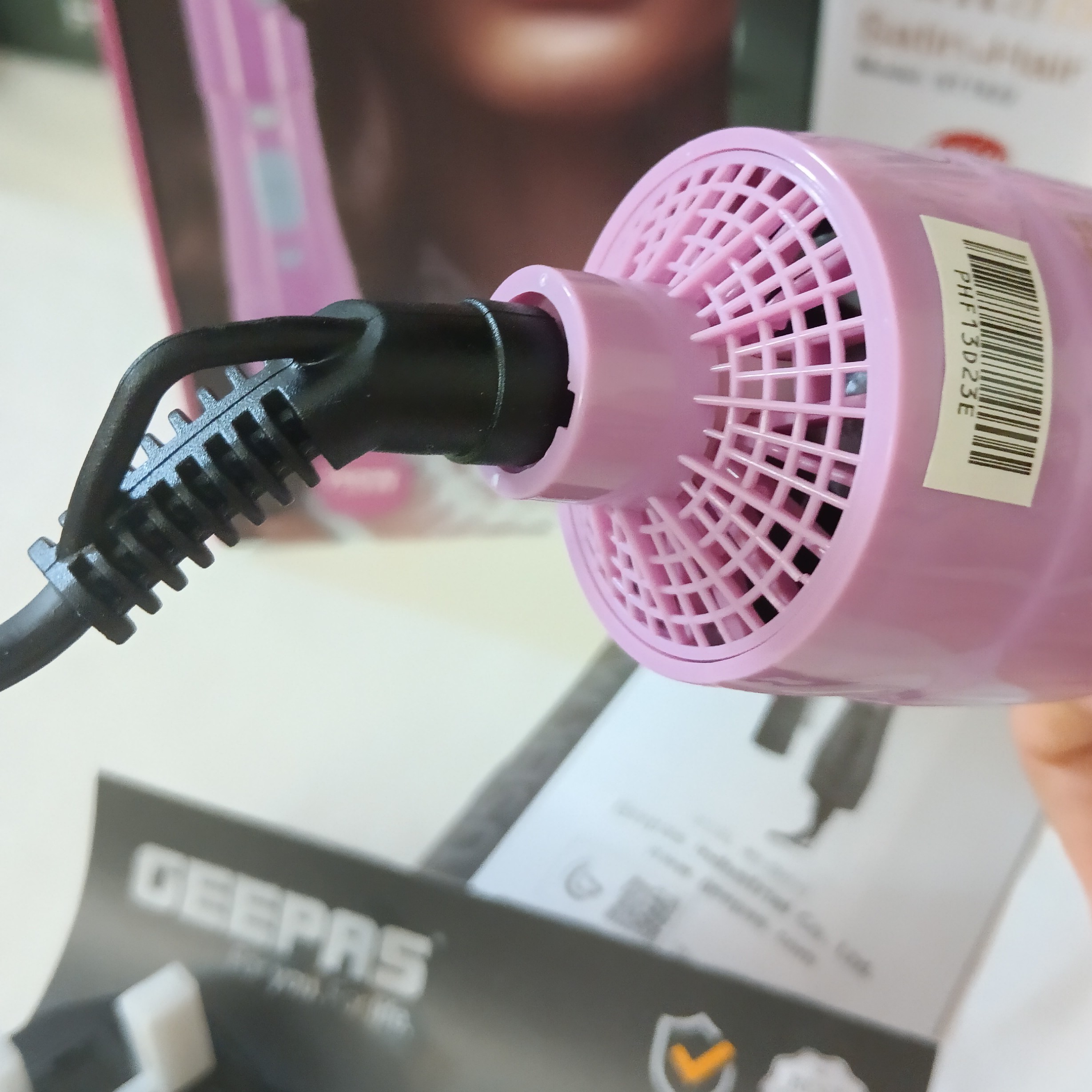 سشوار جیپاس سشوار برس دار جی پاس GEEPAS مدل GH713 در فروشگاه قشمی شاپ