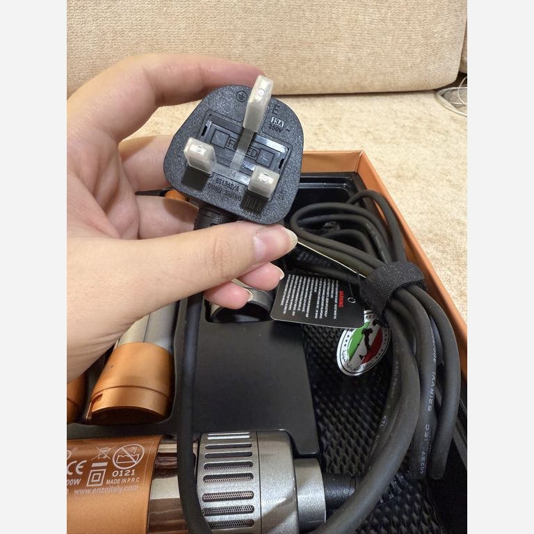 سشوار انزو طرح دایسون مدل EN-4131 درجه یک و با کیفیت