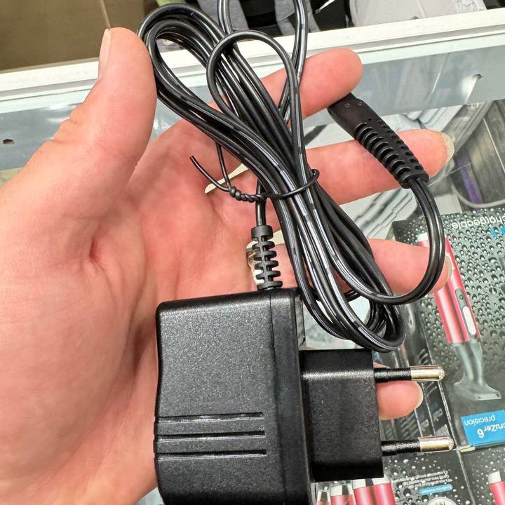 ریش تراش سه تیغ فیلیپس philips مدل AT899 با کیفیت و ا