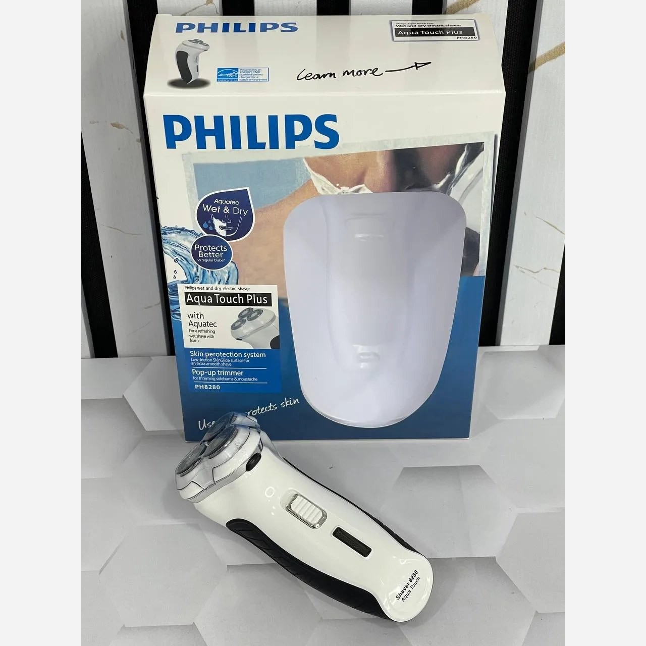ریش تراش سه تیغ فیلیپس مدل Aqua Touch Plus PH-8280 درجه یک و با