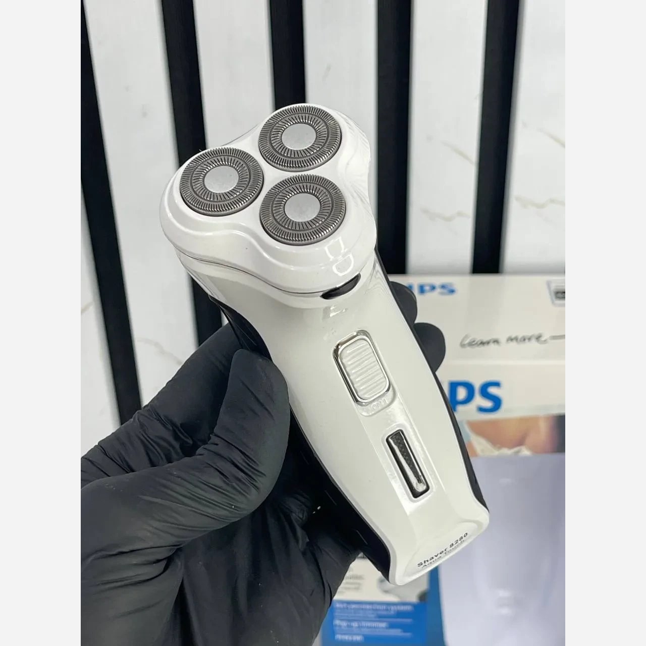 ریش تراش سه تیغ فیلیپس مدل Aqua Touch Plus PH-8280 درجه یک و