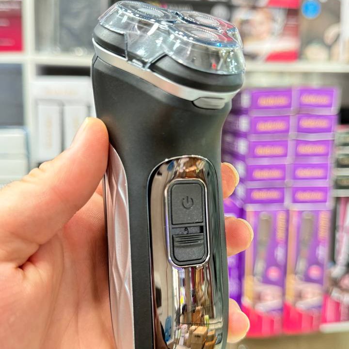 ریش تراش سه تیغ فیلیپس philips مدل AT899 با کیفیت