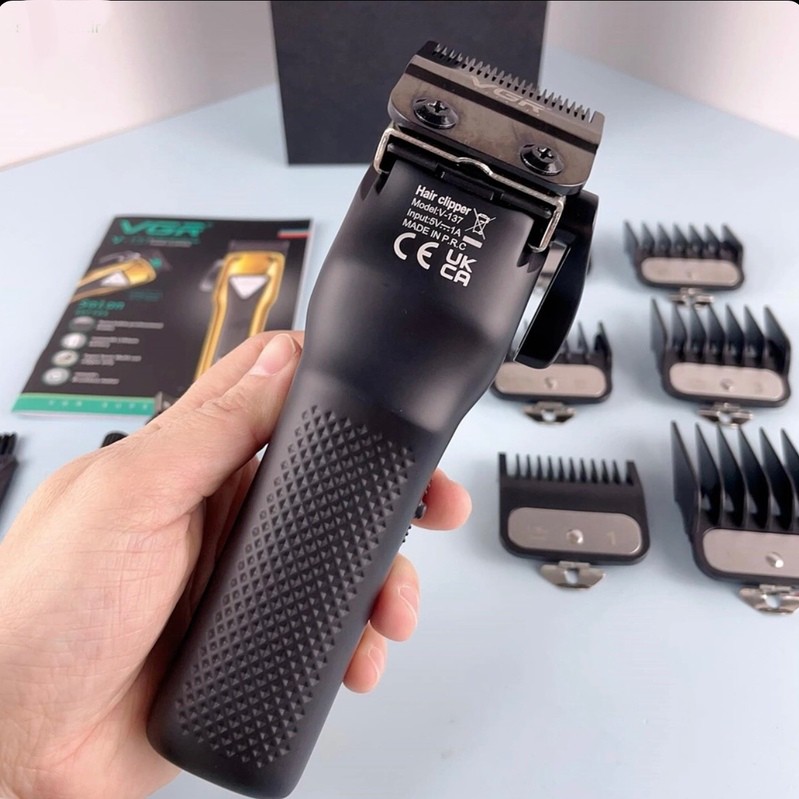 ماشین اصلاح وی جی ار مدل vgr v 137 بسیار پر قدرت و با کیفیت و درجه یک