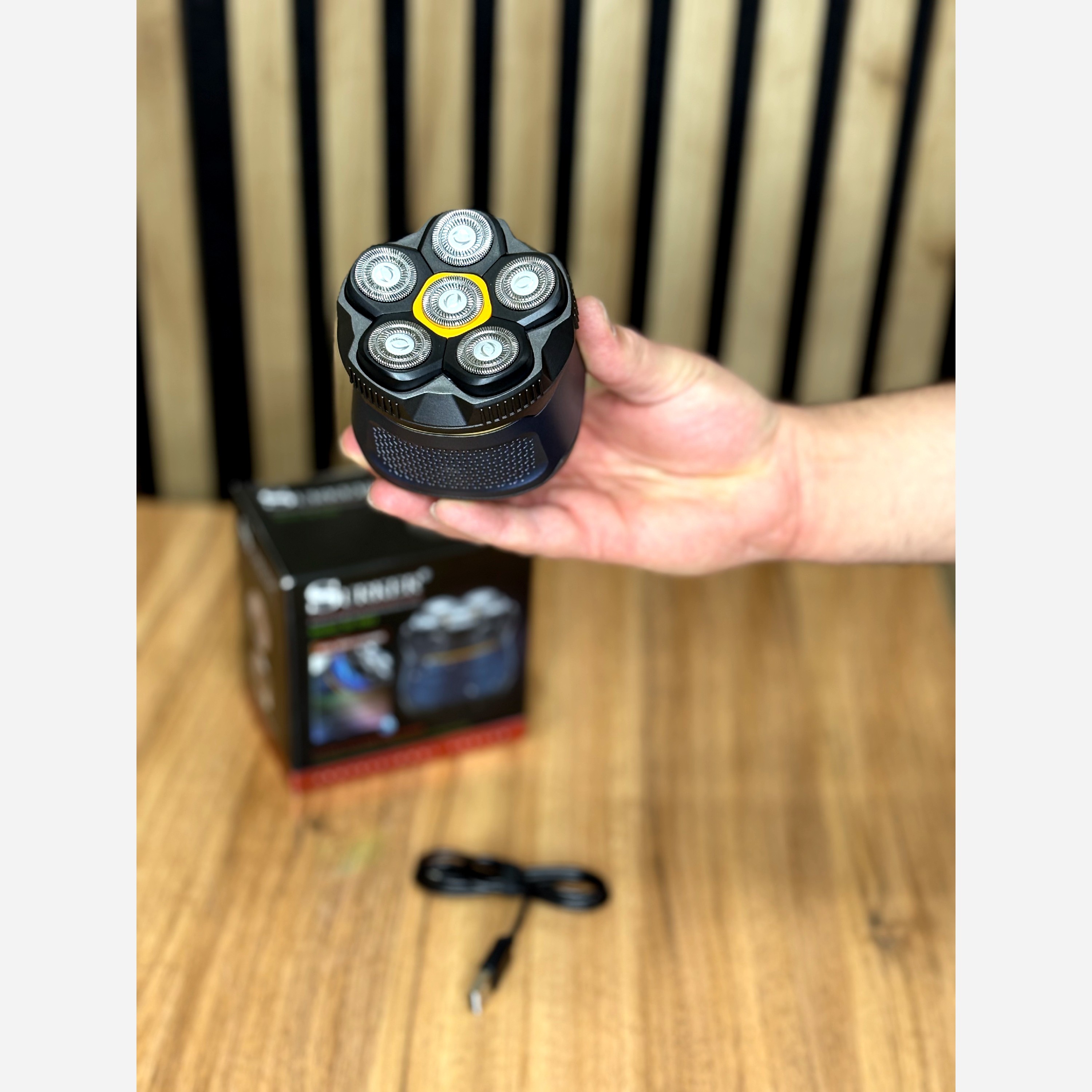 ریش تراش چرخشی Surker مدل SK-7062 اصلاح کامل و روان ضد آب مناسب صورت و بدن