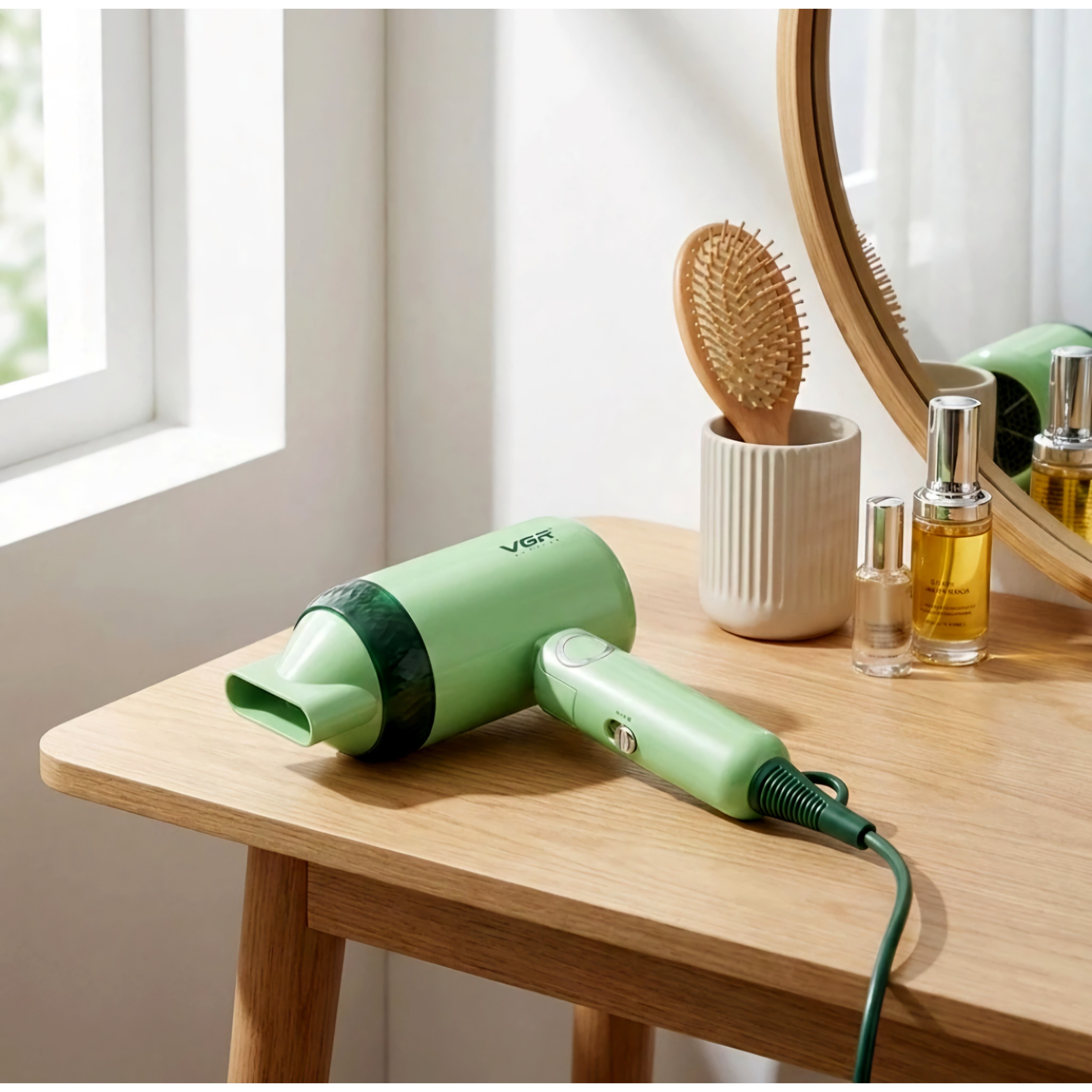 سشوار مسافرتی وی جی آر V-421