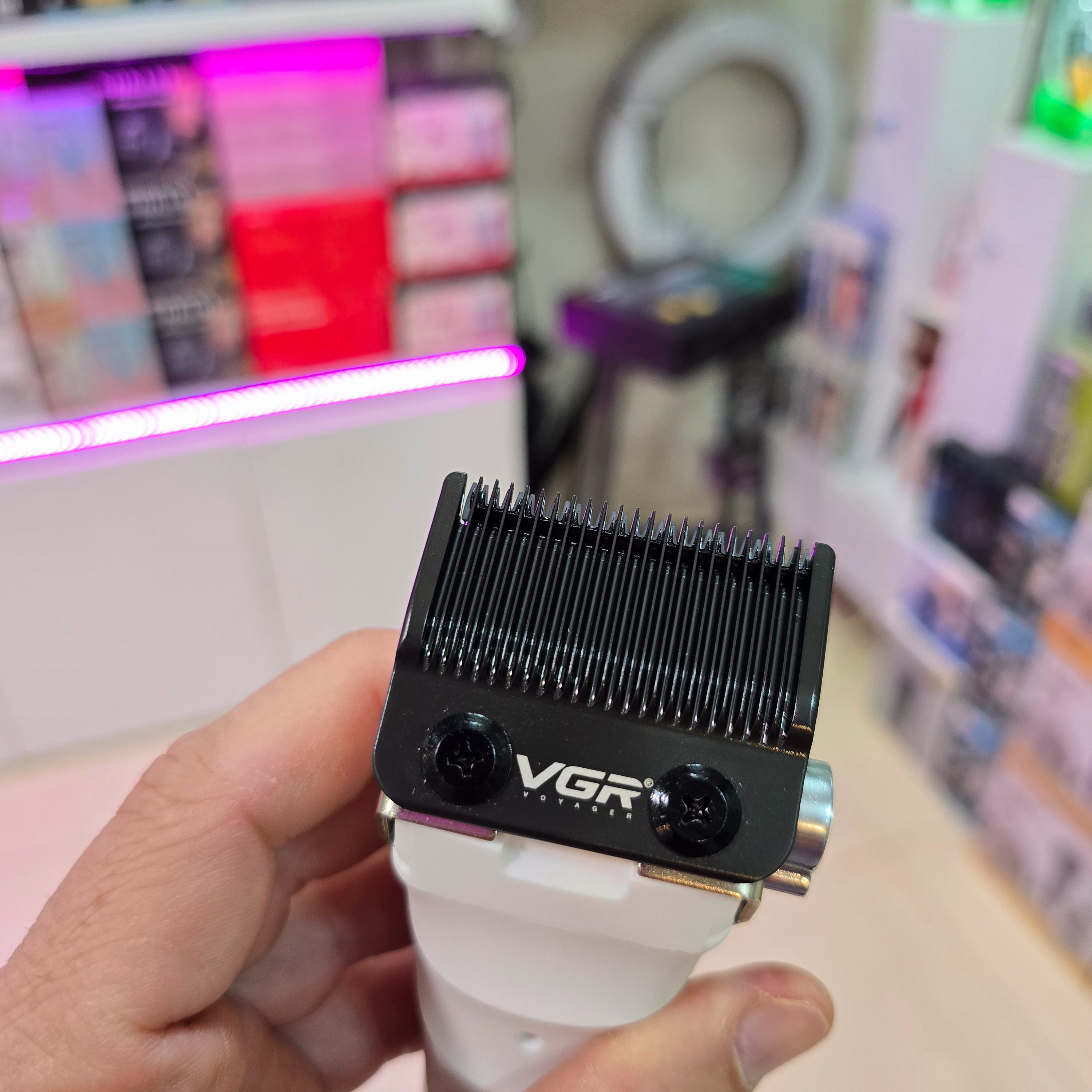 ماشین اصلاح وی جی آر V-880C