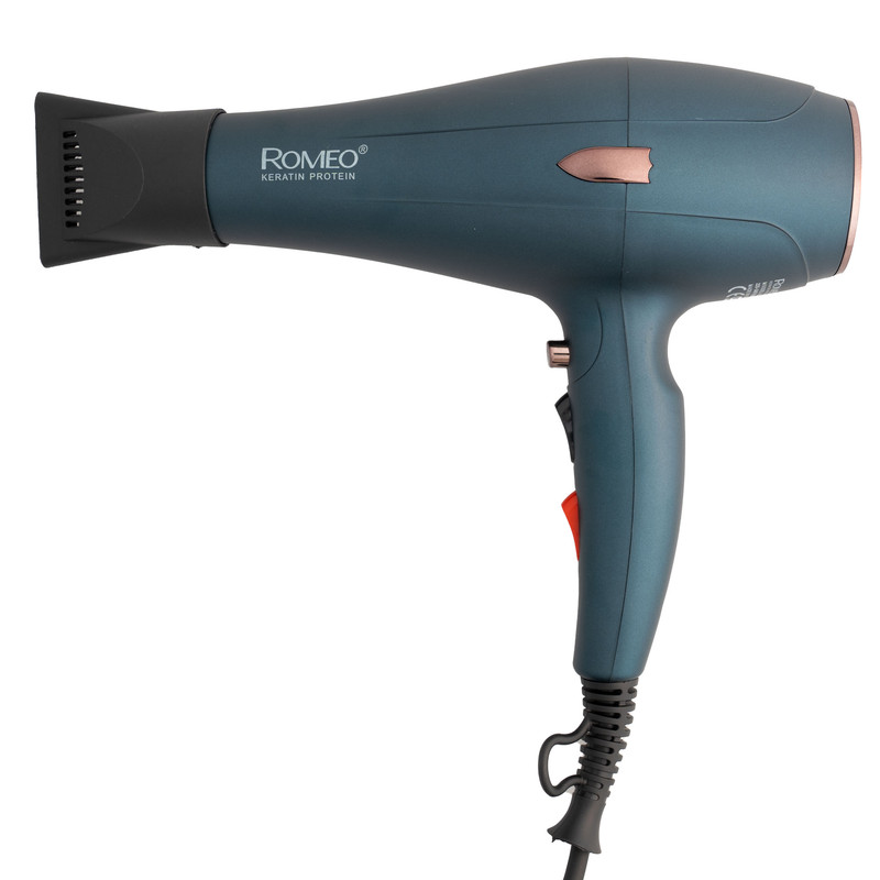 سشوار حرفهای رومئو مدل RM-5080 با موتور AC، توان 2400 وات، دو حالت تنظیم دما، دو سرعت، دکمه باد سرد، همراه با دیفیوزر و دو سری متمرکزکننده، مناسب استفاده خانگی و آرایشگاهی