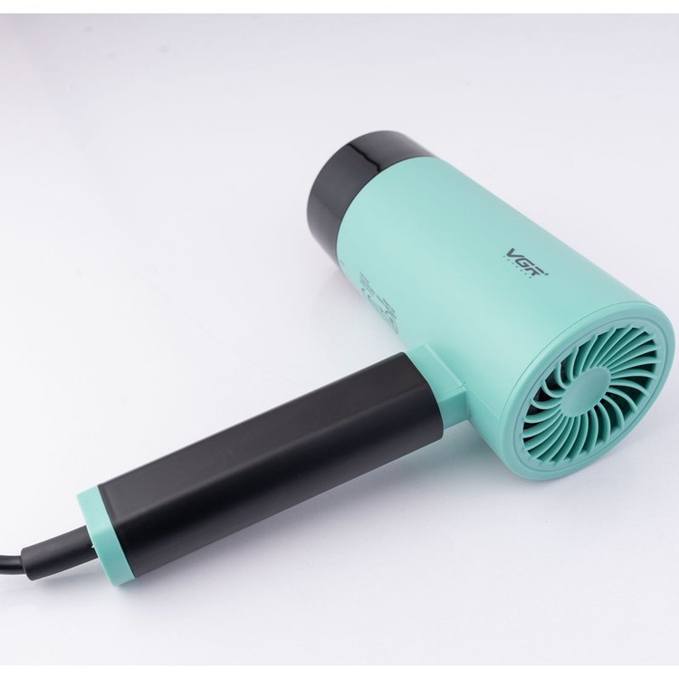 سشوار مسافرتی 1600 وات وی جی ار مدل V-426، موتور DC، وزن 600 گرم، المنت فلز، دارای سری متمرکز کننده باریک با ویژگی صا...