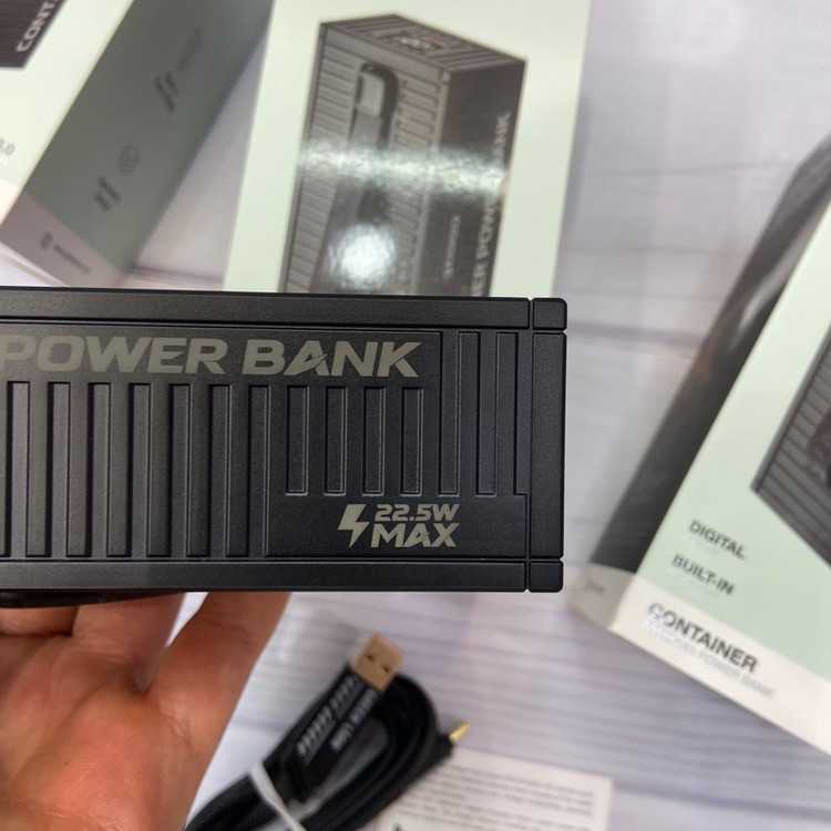 پاوربانک 22.5 وات گرین لاین مدل container ظرفیت 30000 میلی آمپرساعت