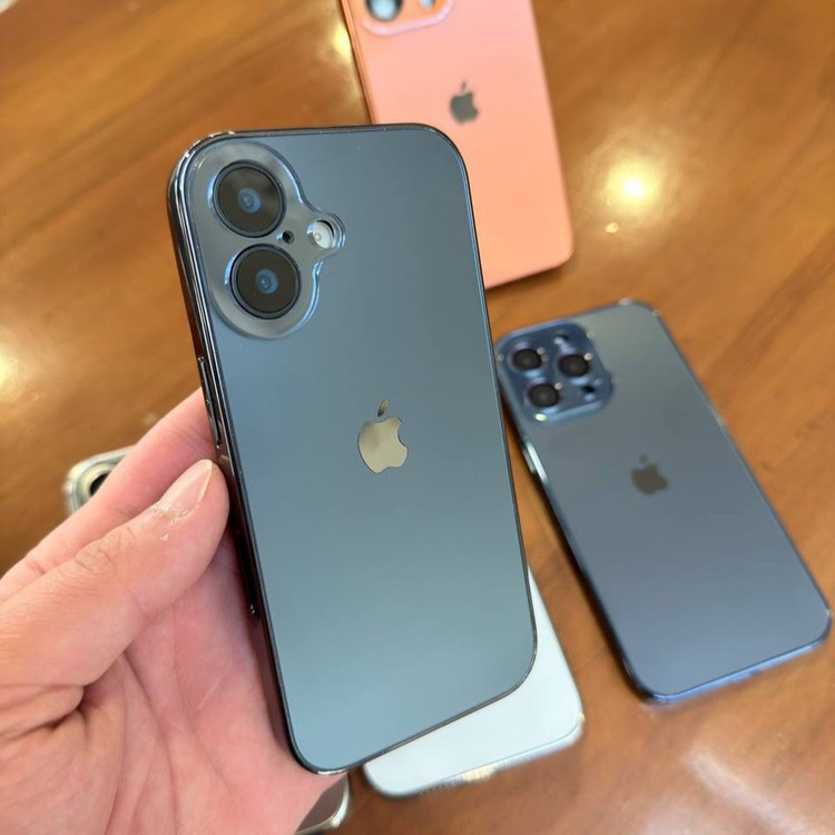 کاور مدل کلاسیک مناسب برای گوشی موبایل اپل iphone 16