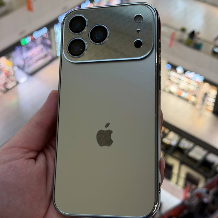 کاور مدل کلاسیک مناسب برای گوشی موبایل اپل iphone 15 Normal