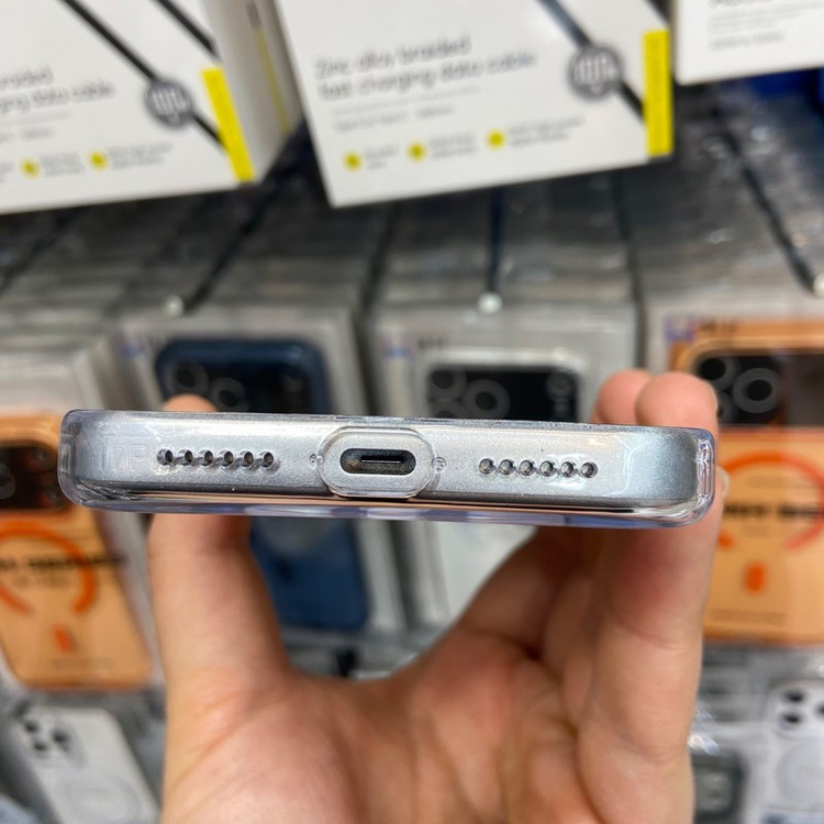 کاور ام اچ مدل آیس گارد مناسب برای گوشی موبایل اپل iphone 17