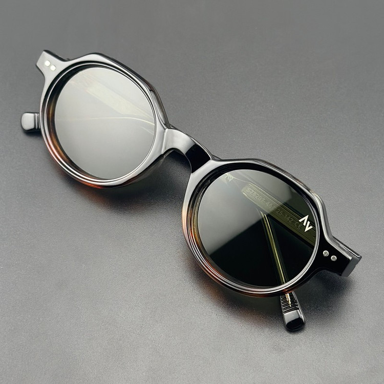 عینک آفتابی فرم خاص آلبرت وگ مدل SZ8207 Tortoise Hunter