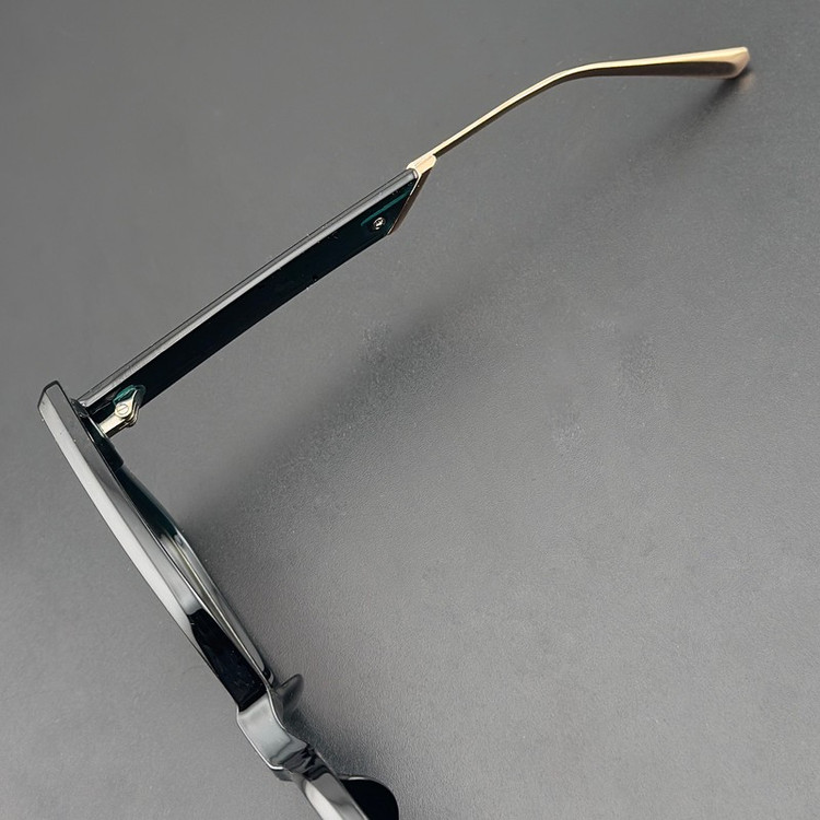 عینک آفتابی پروانه ای زنانه مدل TJ718C749-P199