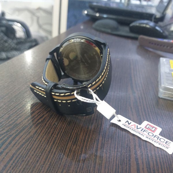 ساعت مچی عقربه ای کوارتز مردانه نیوی فورس مدل 300