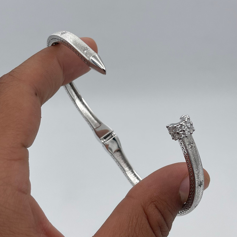 نیم ست زنانه مدل میخ جواهری KY285